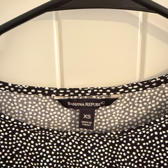 Banana Republic Black and White blouse - Picture 3 of 3